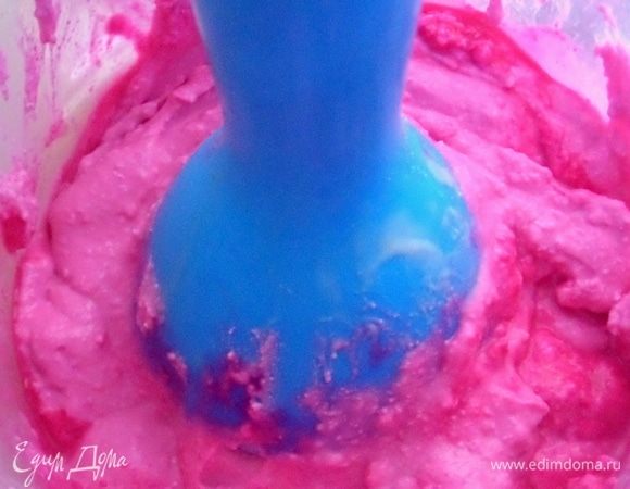 Взбить блендером в однородную массу.