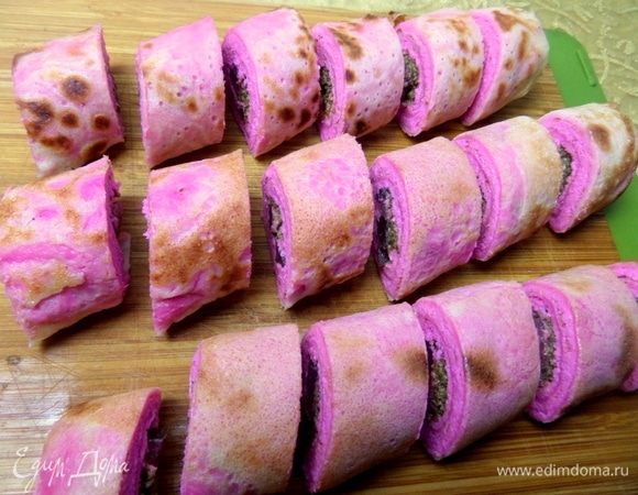 Получаются очень нежные. Аккуратно нарезать на порции.