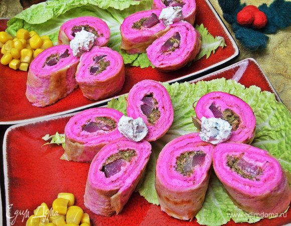 Сверху в центре брынза с петрушкой и сыром (из другого рецепта).