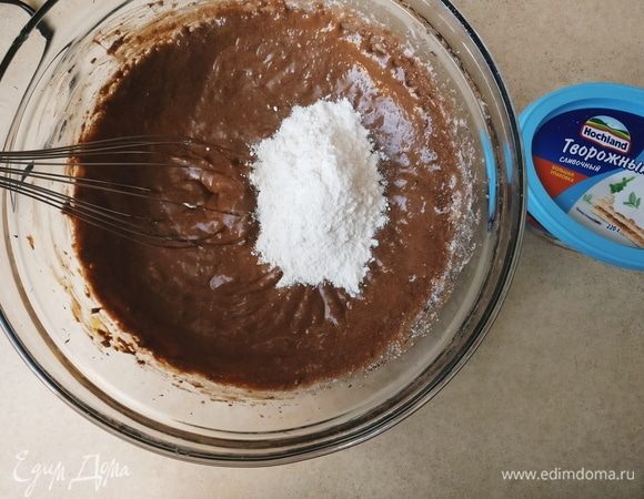 Вмешать муку.