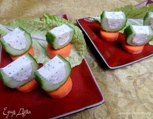 Достать заготовку-основу, нарезать примерно в 1 см шириной.