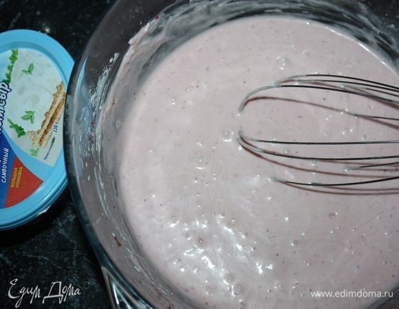 Ввести распущенный желатин (замочить его нужно заранее). Все хорошо перемешать.