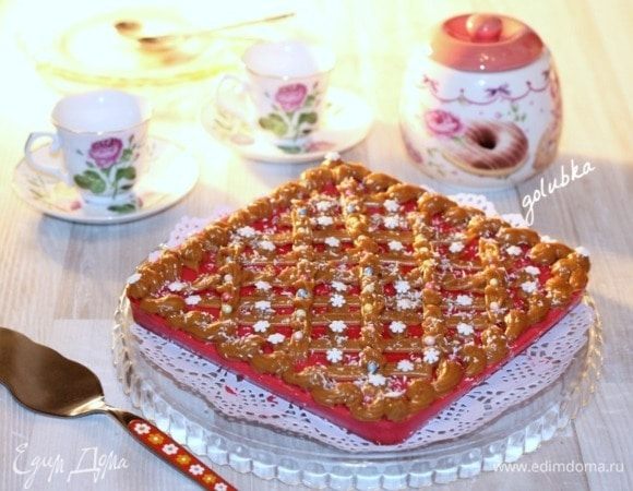 Украшаем кремом и кондитерским декором. 
