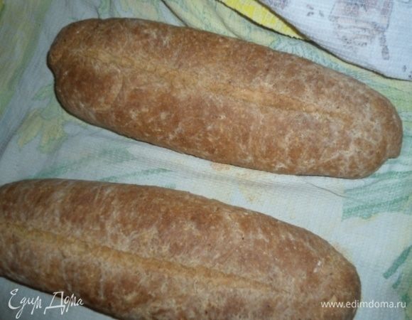 Готовые батоны полностью остудить. 