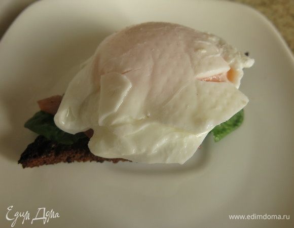 Выкладываем яйцо.