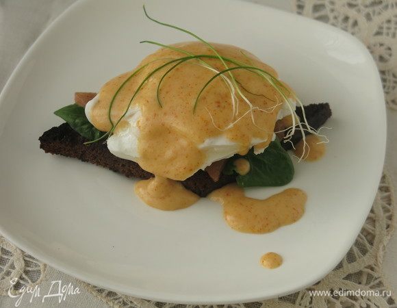 Посыпаем проростками, микрогрином. На фото — лук.