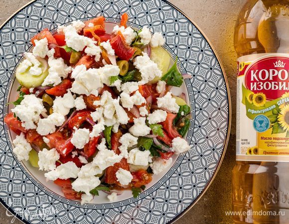 Выложите сырный слой в виде «шапочки». Подавайте ароматное блюдо к столу. Приятного аппетита!