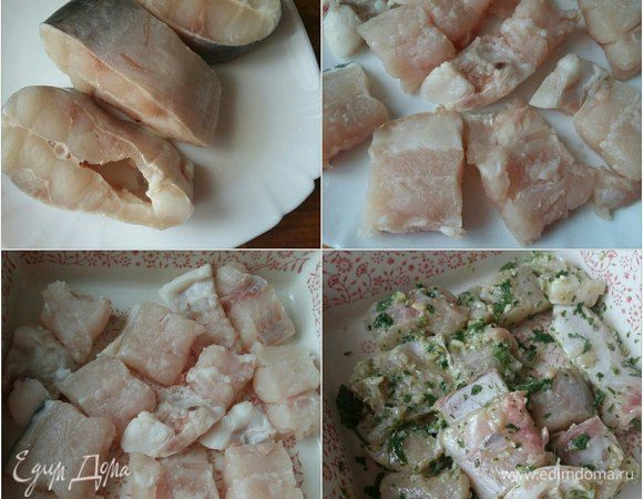Мне попались в магазине замечательные стейки пангасиуса. Сразу скажу, что можно взять совершенно любую рыбу, раньше я делала с минтаем. Возьмем 3 штуки, разморозить, удалить кости. Очистить от шкуры, разделать на небольшие кусочки. У меня получилось из 3 стейков 12 заготовок.