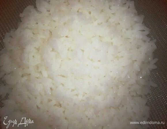 Рис Гигант ТМ «Националь» отварите в подсоленной воде в течение 25 минут. Он должен полностью развариться.
Я брала риса почти стакан (не учла, что он сорта Гигант). Осталось еще на салат.