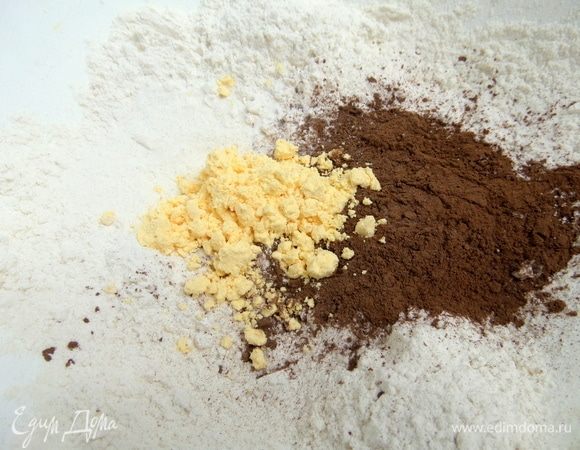 Добавить яйцо или яичный порошок (1 ст. л.).