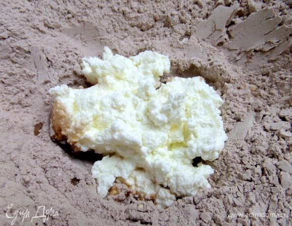 Творог взбить блендером, если крупинчатый. У меня обезжиренный.