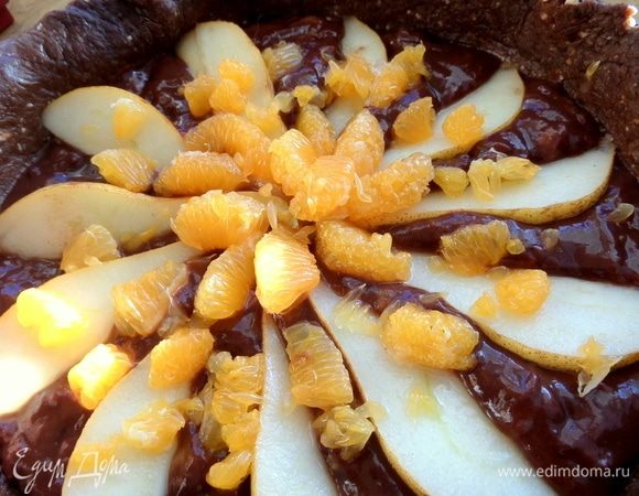 Сверху — мандарин покрошить.