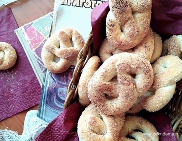 Печь печенье 10–12 минут до легкой золотистой корочки. Получается на выходе 25 печенек.