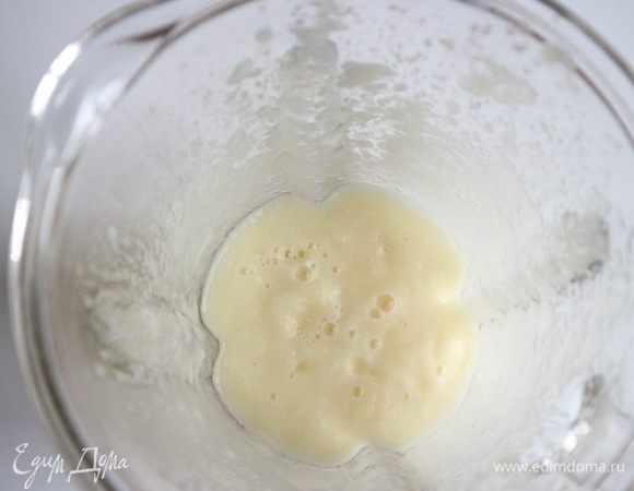 Ананас измельчить до однородного состояния в блендере.
