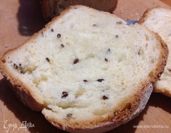 Наслаждаемся хрустящей корочкой и нежным мякишем:)