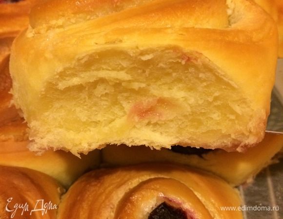 Готовые булочки остудить на решетке. Мякиш теплой булочки без фильтров!