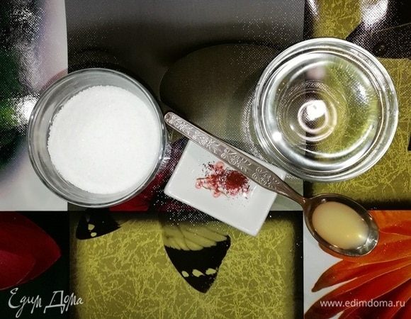 Приготовьте необходимые ингредиенты для сиропа.