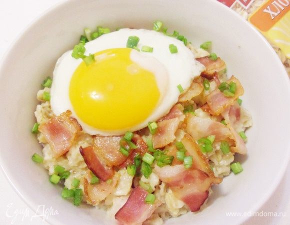 Посыпать свежим зеленым луком.