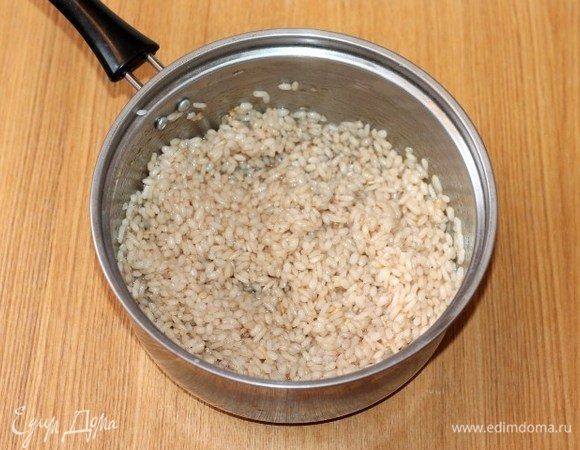 Рис смешать с приготовленным соусом. 
