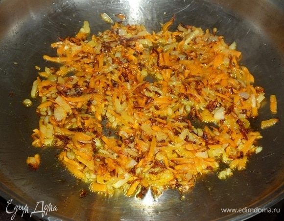 Обжариваем до золотистого цвета.