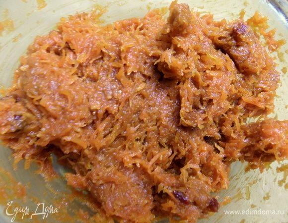 И еще можно всыпать горсть крошки из печенья, вафель или хлопьев для завтрака для более плотной массы.