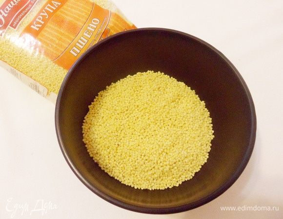 Пшенная крупа — одна из самых полезных. Эти маленькие золотистые зернышки содержат необходимые для роста и развития человека аминокислоты, минералы и витамины.