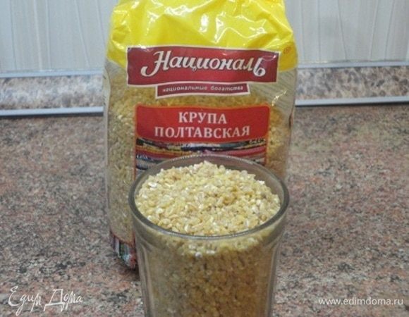 Крупу Полтавскую ТМ «Националь» и воду для ее варки я отмеряла вот таким граненым 250 мл стаканом.