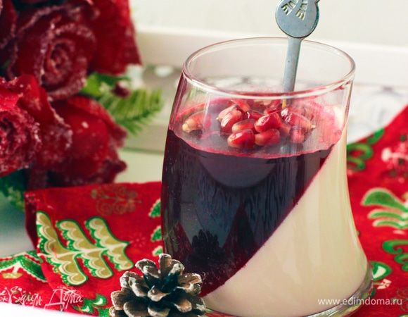 При подаче гарнировать зернами граната.