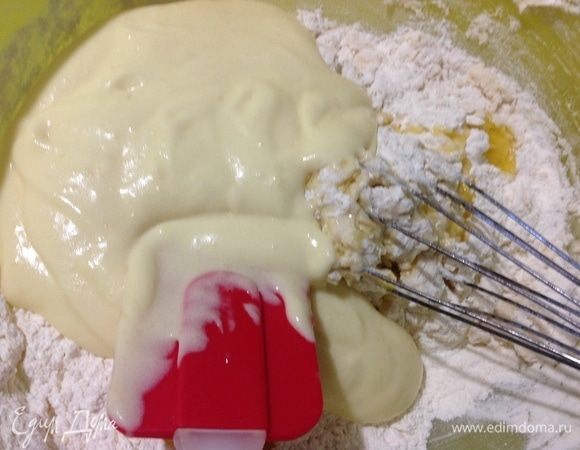 Теперь добавляем картофельное перебитое пюре.