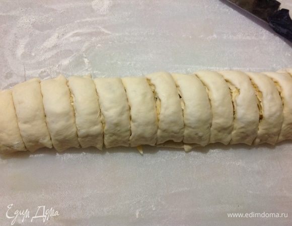 Разрезаем на порционные кусочки.