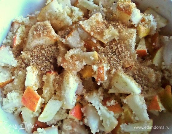 Добавить сахар и специи.