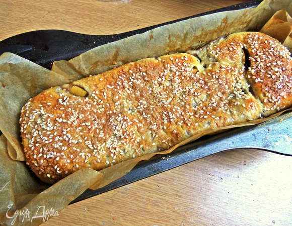 Выпекать в разогретой до 180°С духовке 25 минут. Остудить в форме.