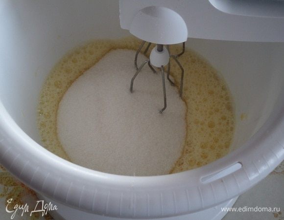 Добавляем сахар. 