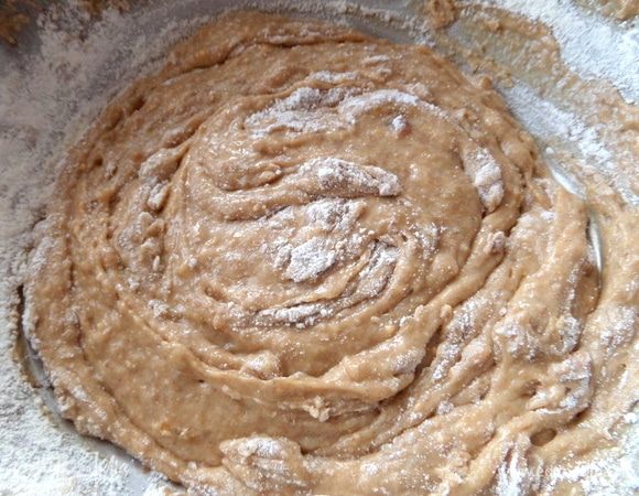 Замешиваем тесто.