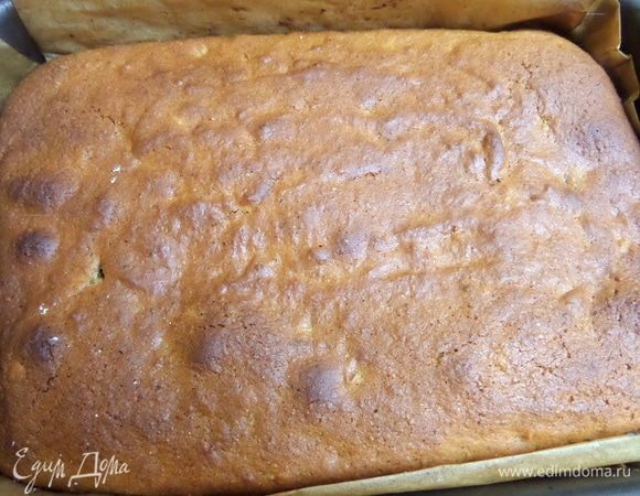 Выпекать до готовности полчаса в разогретой до 180°С духовке.