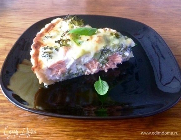 Подаем киш теплым. Приятного аппетита!