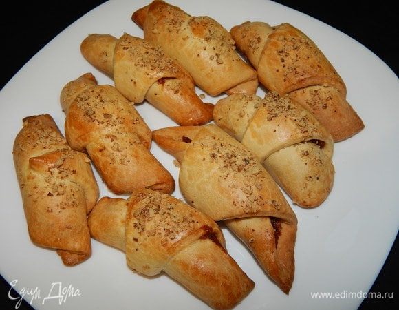 Выпекать рогалики до золотистого цвета.