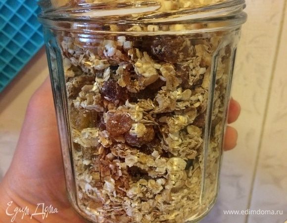 Переложить гранолу в банку. 