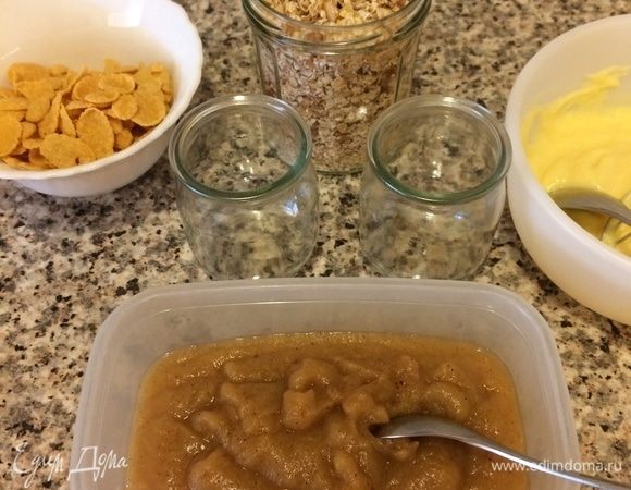 А теперь, когда у нас все для нашего вкусного завтрака готово, можно приступить к сборке:) 