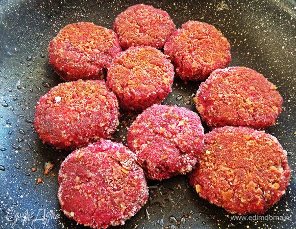 Обжарить быстро с двух сторон.