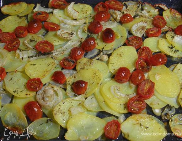 Подавать с запеченными овощами.