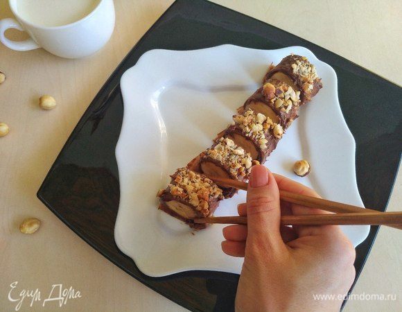 Вот и готовы наши роллы. Приятного  аппетита, завтракайте вкусно и красиво. Подавать с молоком. Дети точно оценят такой вкусный  и полезный завтрак.