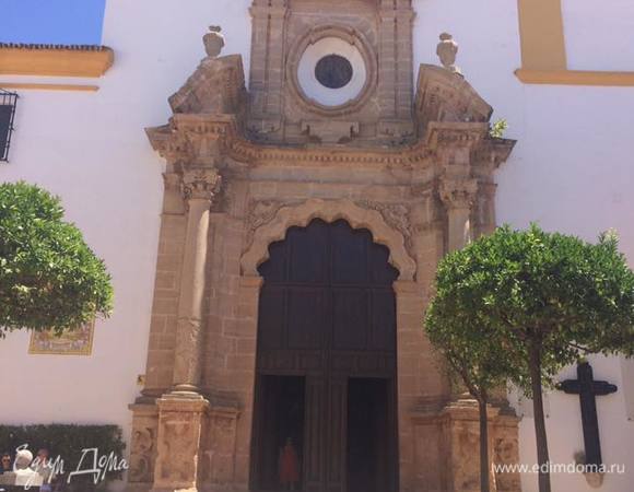 Пока наша цыпа маринуется, предлагаю вам прогуляться по Марбельи, раз уж наш рецепт так называется)) 