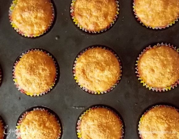 Выпекать при 180°С примерно 20–30 мин. (до сухой спички).