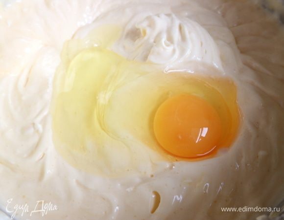 Взбить миксером до однородного состояния.