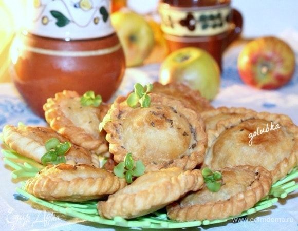 «Лапоточки» с колбасой и сыром готовы! 
