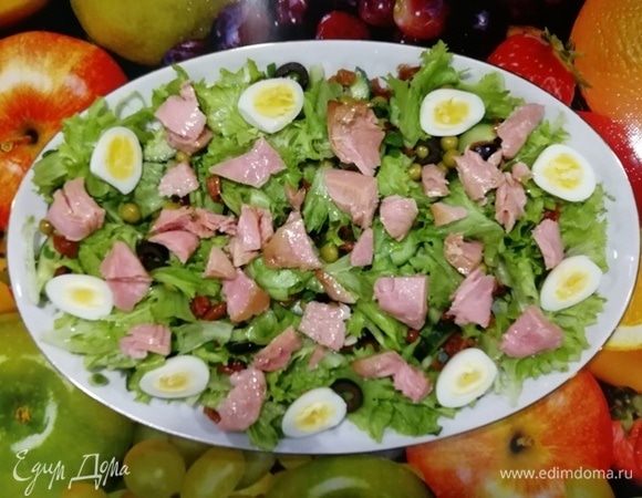 Следующий слой тунец ТМ «Магуро» и перепелиные яйца.