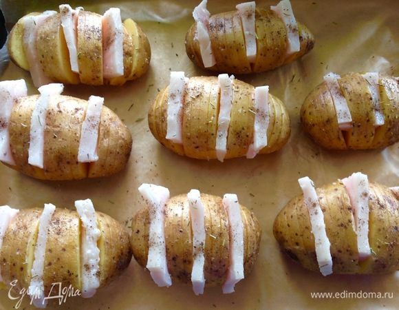 Перчим и посыпаем розмарином по вкусу.
