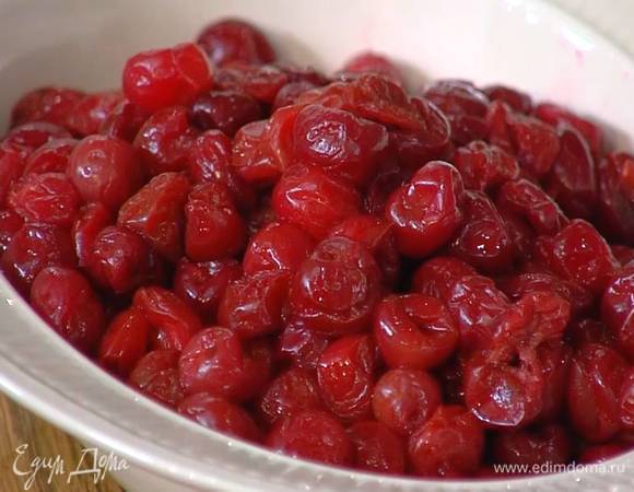 Всю вишню предварительно разморозить.