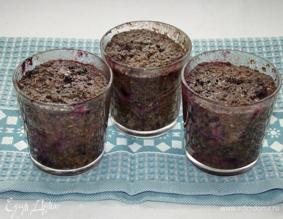 Пока наши кексы «катаются на карусельке» в микроволновке, завариваем чай. Вот, собственно, и все, завтрак готов.